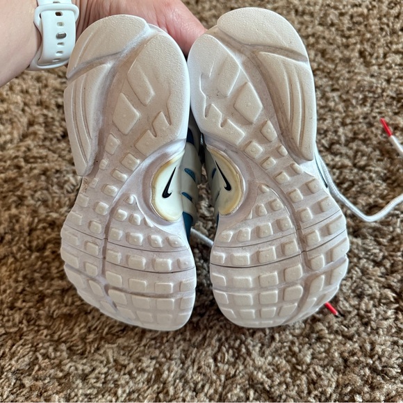 Hello Kitty Nike air presto - Picture 6 of 7